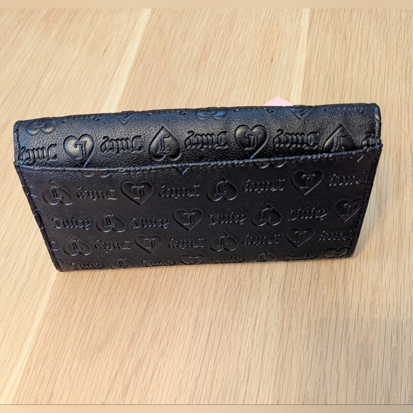 BNWT Juicy Couture Women's Black Raised Signature Embossed Flap Wallet/Clutch - Picture 10 of 16